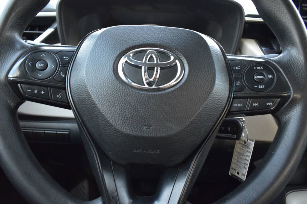 Used 2022 Toyota Corolla LE image 23