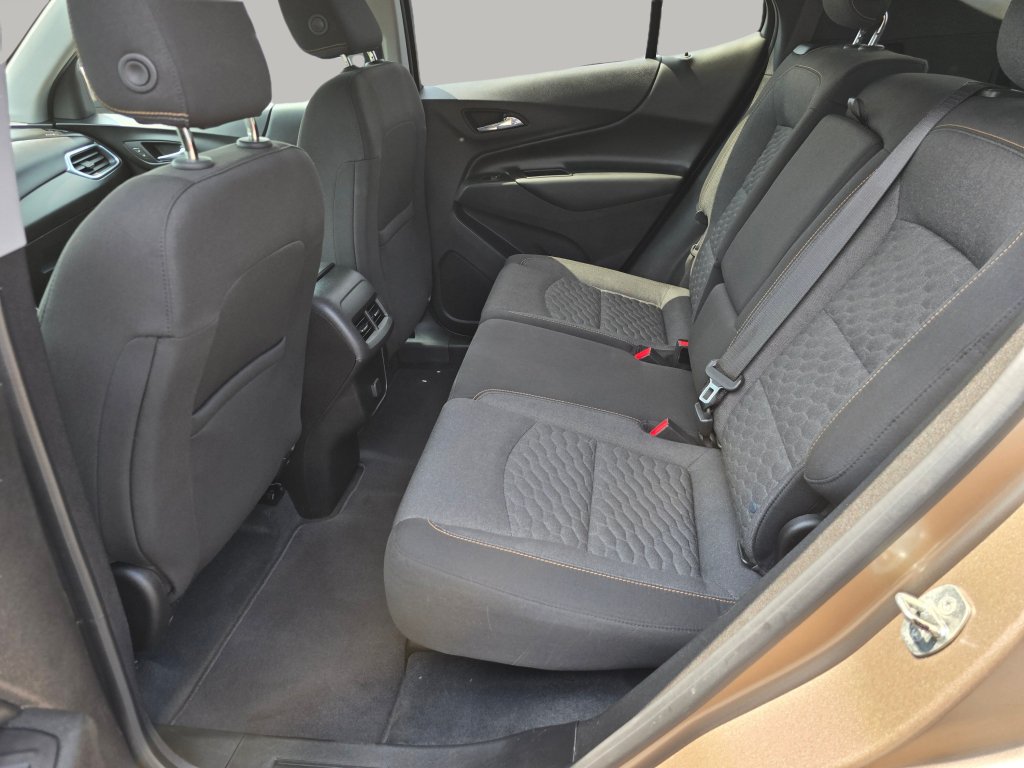 Used 2018 Chevrolet Equinox LT w/ LPO, Hit The Road Package AWD/4WD image 25