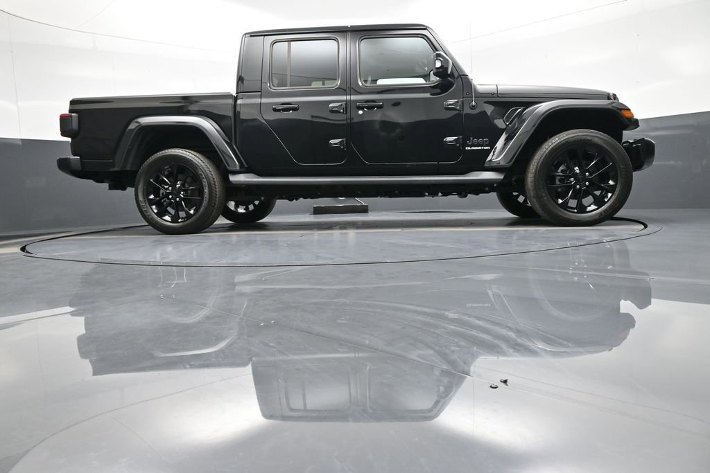Used 2022 Jeep Gladiator Overland image 30