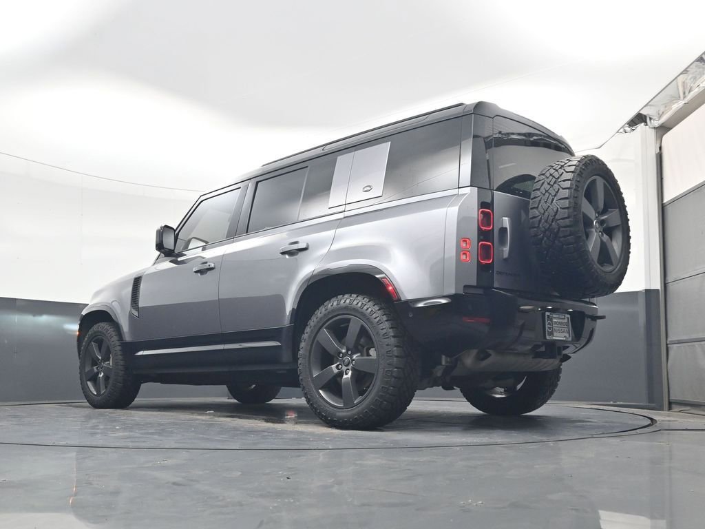 Used 2022 Land Rover Defender 110 X-Dynamic SE image 23