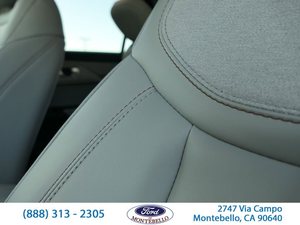 Used 2026 Ford Explorer Active w/ Active Comfort Package RWD image 14