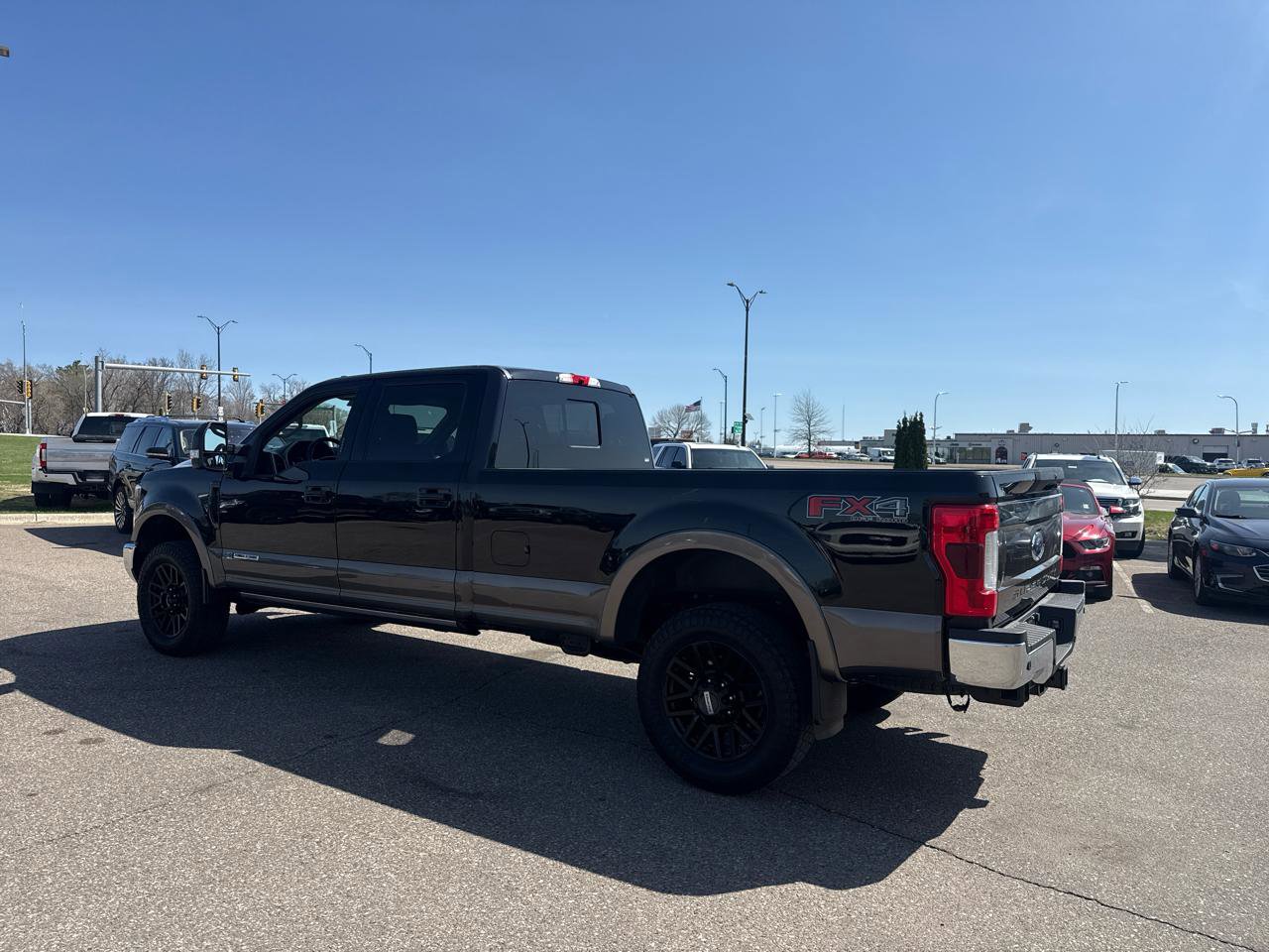 Used 2019 Ford F350 Lariat w/ Lariat Ultimate Package AWD/4WD image 3