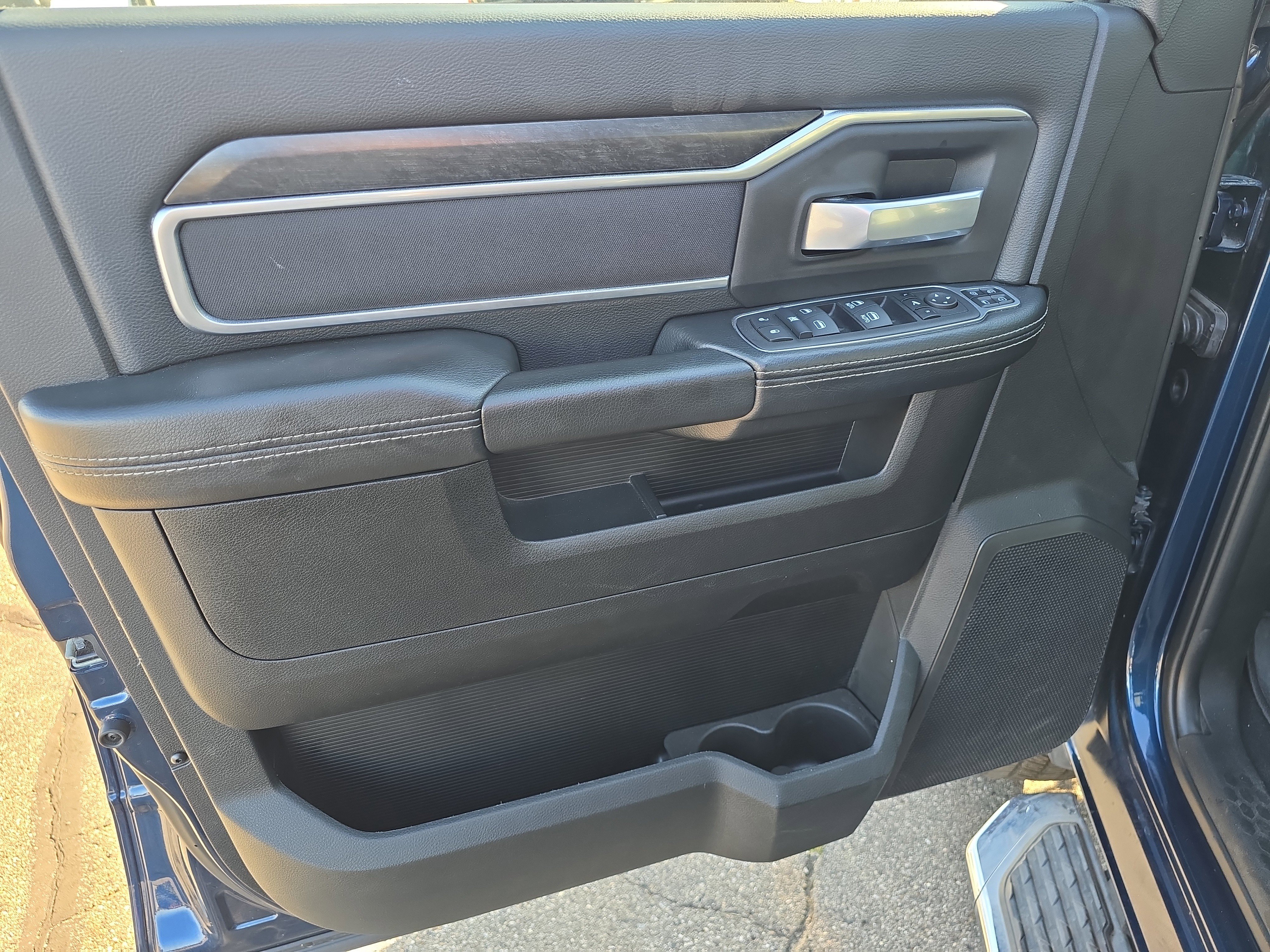 Used 2024 RAM 2500 Big Horn w/ Bed Utility Group image 11