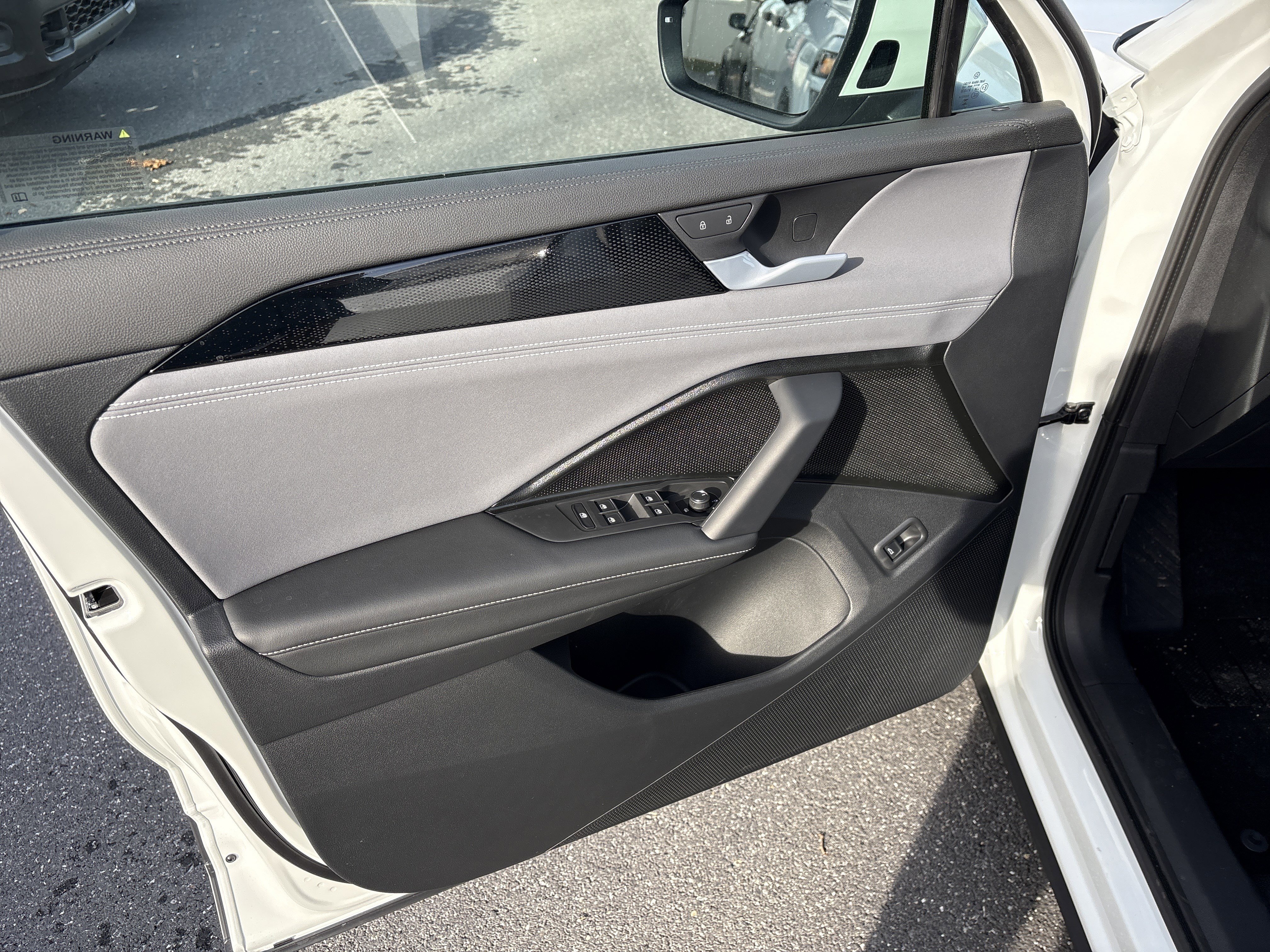 New 2026 Volkswagen Tiguan SE image 8