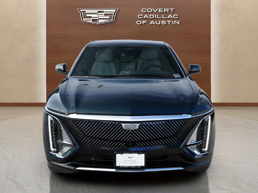 Used 2025 Cadillac Lyriq Luxury w/ LPO, Floor Liner Package RWD image 5