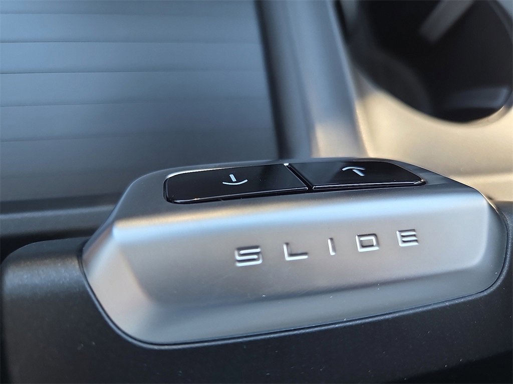 New 2025 Ford Expedition Active image 17