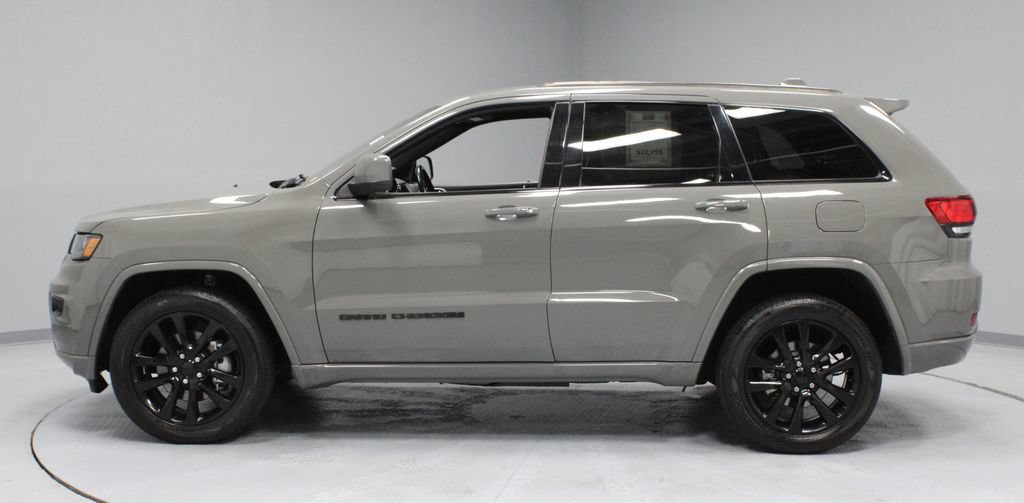Used 2021 Jeep Grand Cherokee Laredo X AWD/4WD image 8