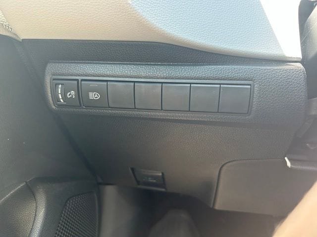 Used 2025 Toyota Corolla XSE FWD image 21