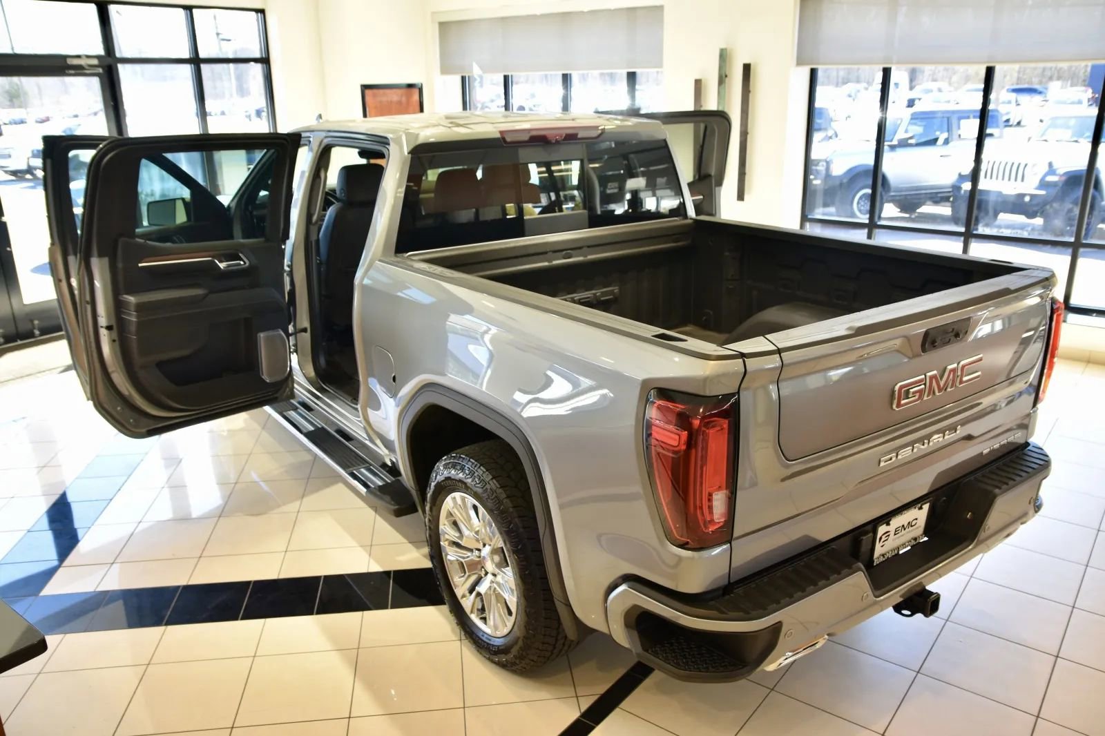 Used 2024 GMC Sierra 1500 Denali w/ Technology Package image 8