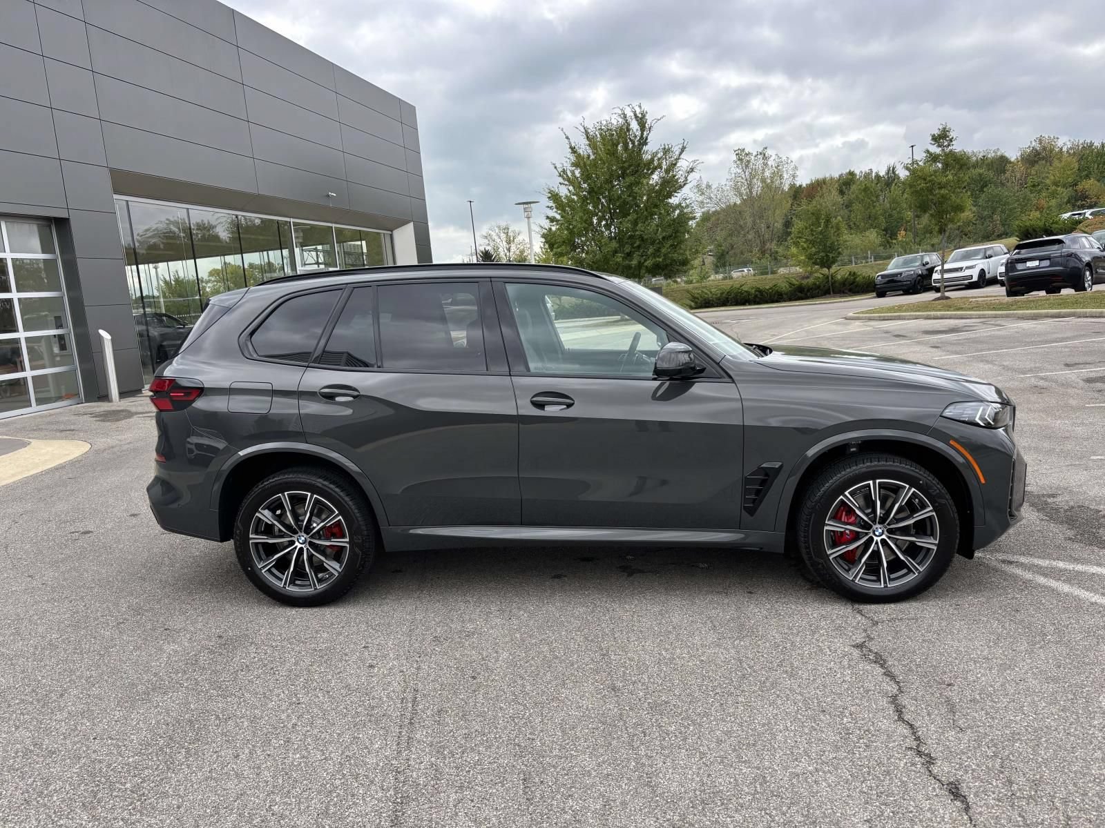 New 2026 BMW X5 xDrive40i w/ M Sport Package AWD/4WD image 8