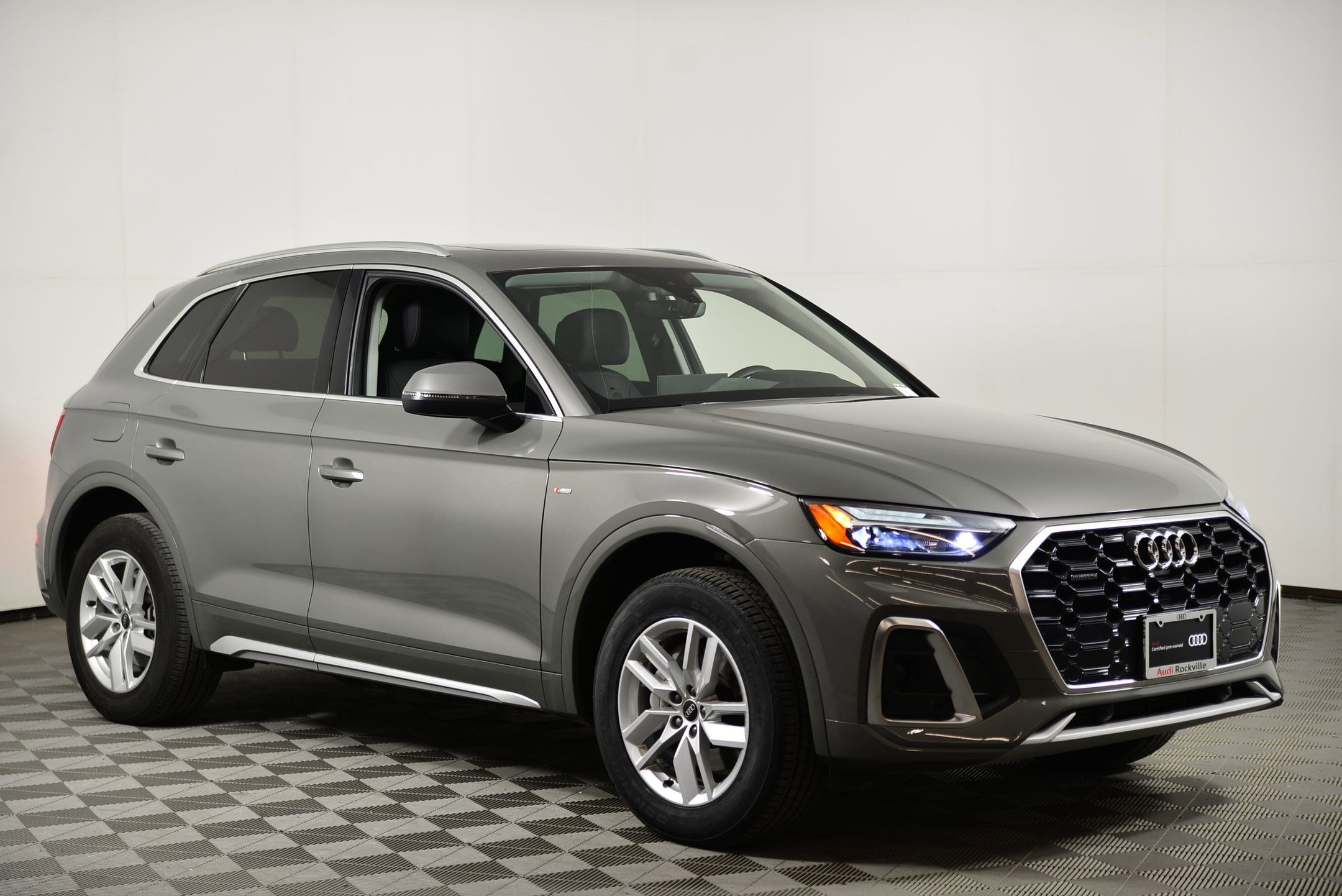 Certified 2023 Audi Q5 2.0T Premium w/ Convenience Package image 6