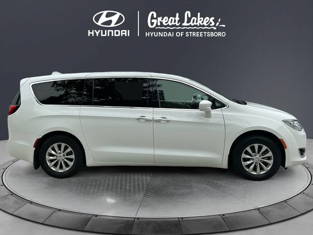 Used 2018 Chrysler Pacifica Touring Plus FWD image 6