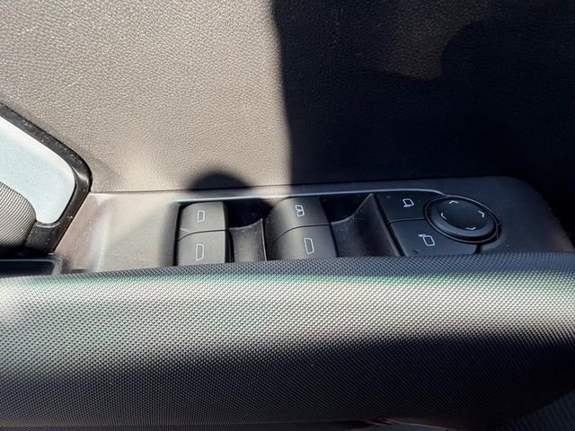 Used 2023 Chevrolet Colorado Z71 w/ Z71 Convenience Package 2 image 18