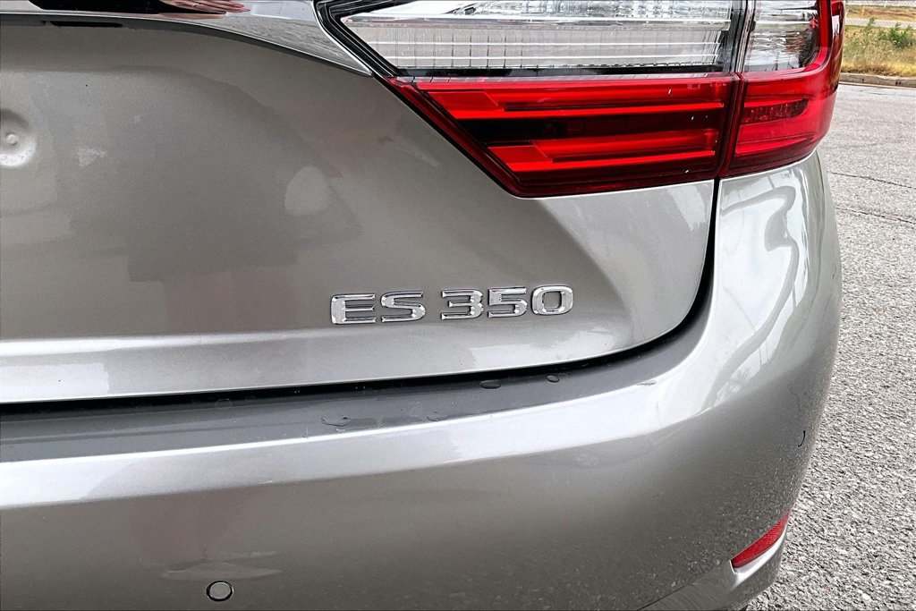 Used 2017 Lexus ES 350 w/ Premium Package FWD image 29
