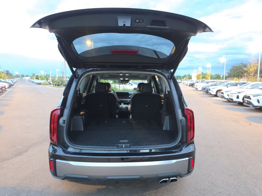 Used 2025 Kia Telluride S AWD/4WD image 17