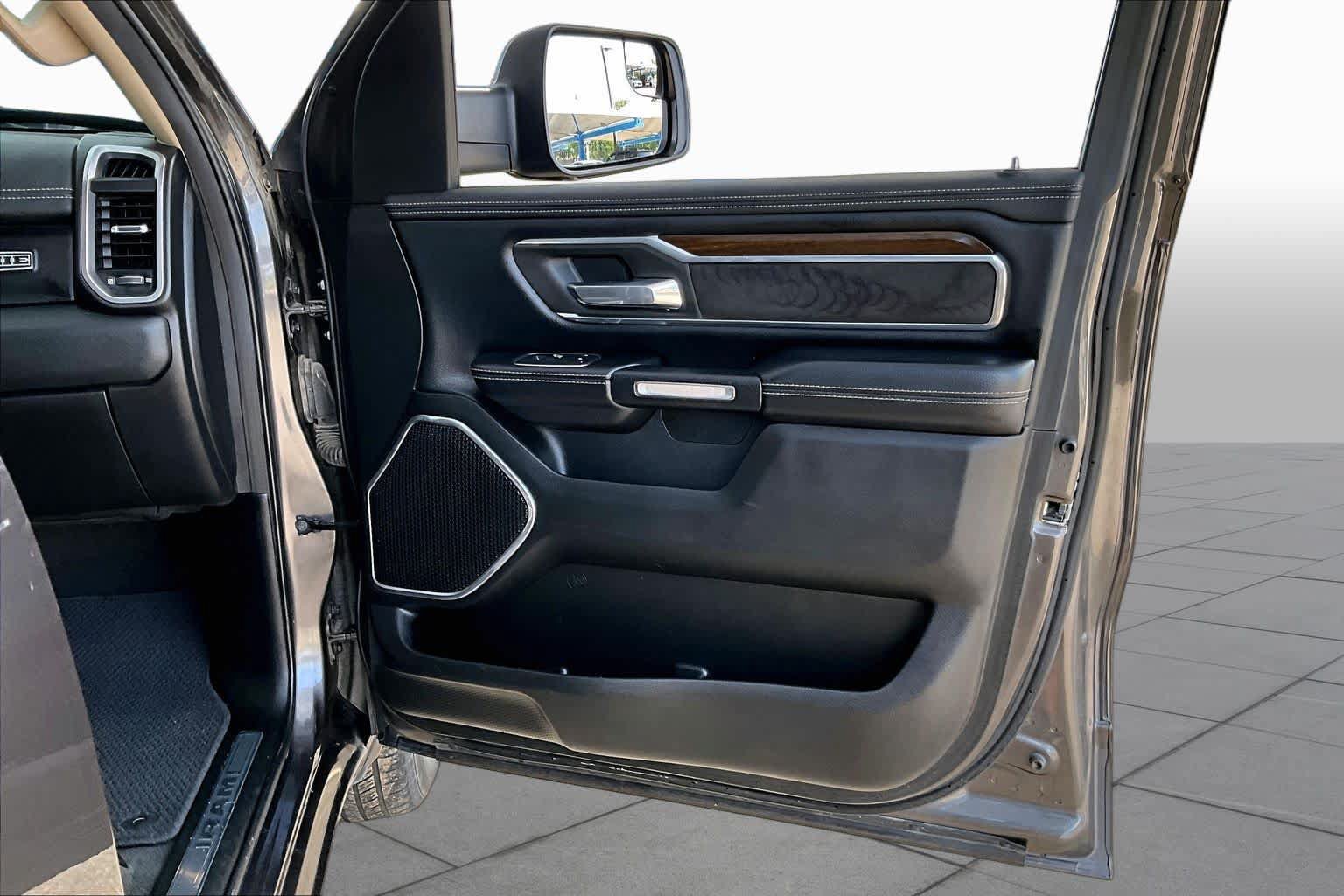 Used 2021 RAM 1500 Laramie w/ Off Road Group AWD/4WD image 23