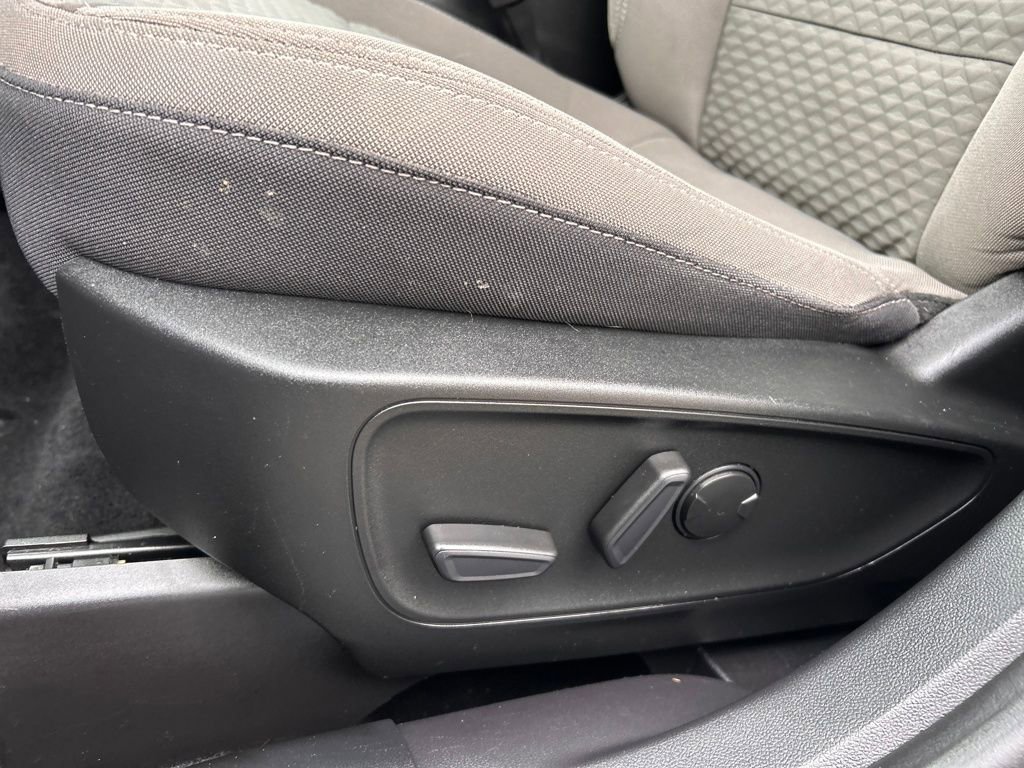 Used 2022 Ford Escape SE w/ Cold Weather Package image 22