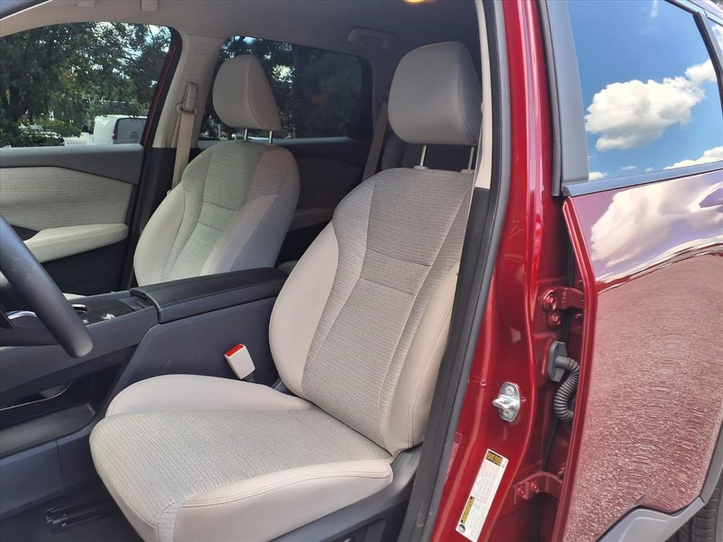Used 2023 Nissan Rogue SV image 13