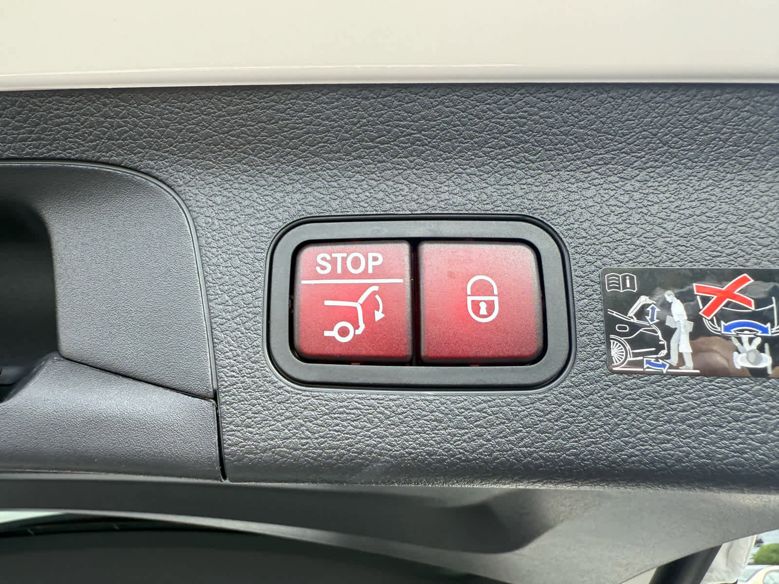 New 2026 Mercedes-Benz GLS 580 4MATIC image 38