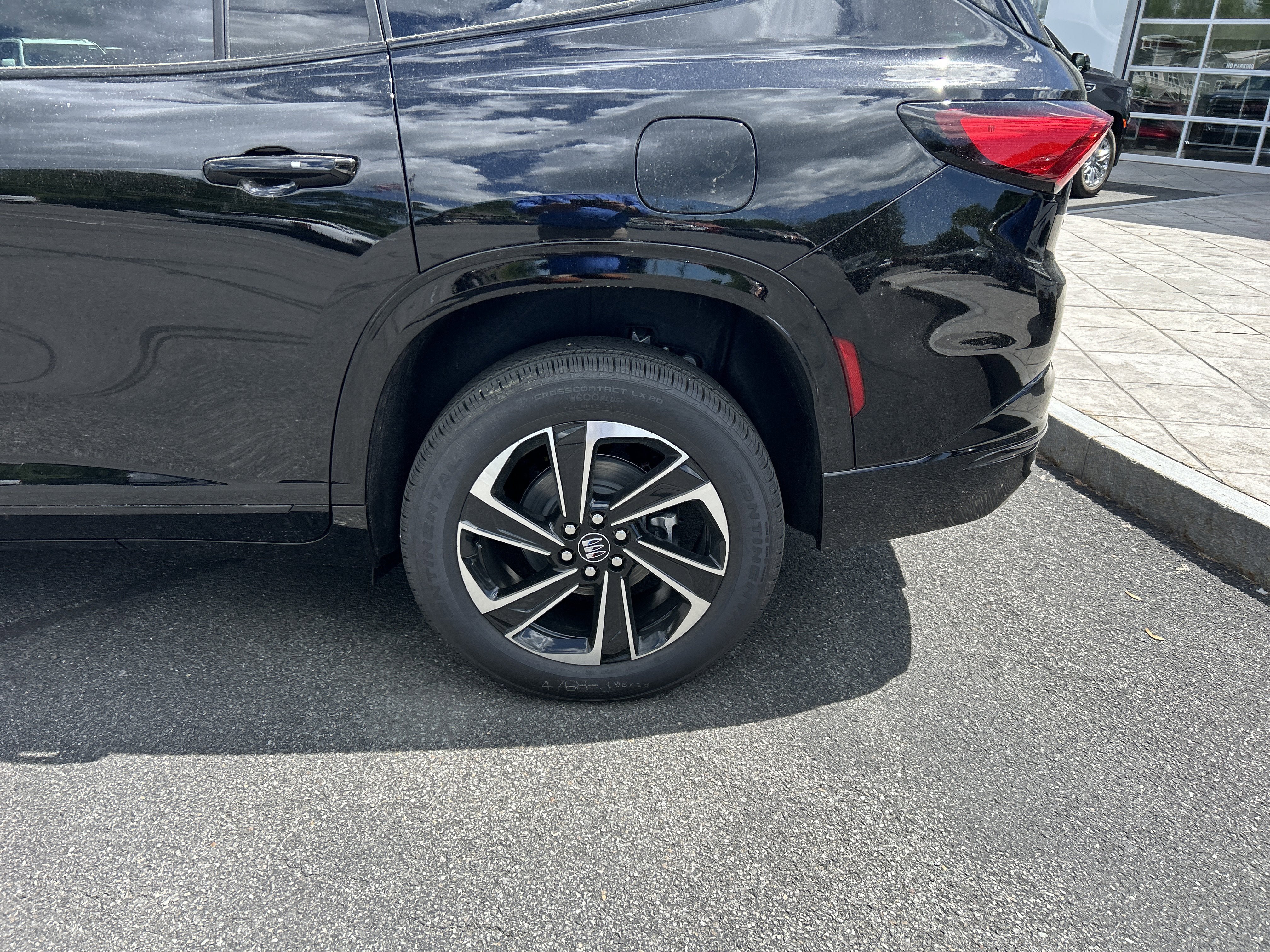 New 2026 Buick Enclave Sport Touring w/ Power Package AWD/4WD image 5