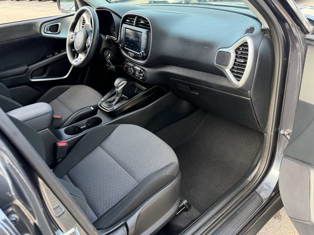 Used 2022 Kia Soul LX w/ Technology Package FWD image 18