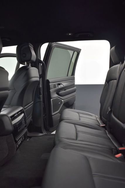New 2026 Jeep Grand Wagoneer Limited w/ 8-Passenger Seating Package AWD/4WD image 8