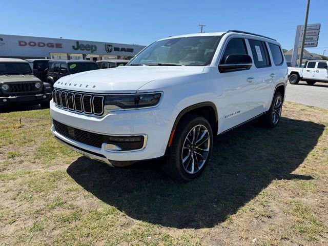 Used 2025 Jeep Wagoneer Series III w/ Premium Group I AWD/4WD image 3