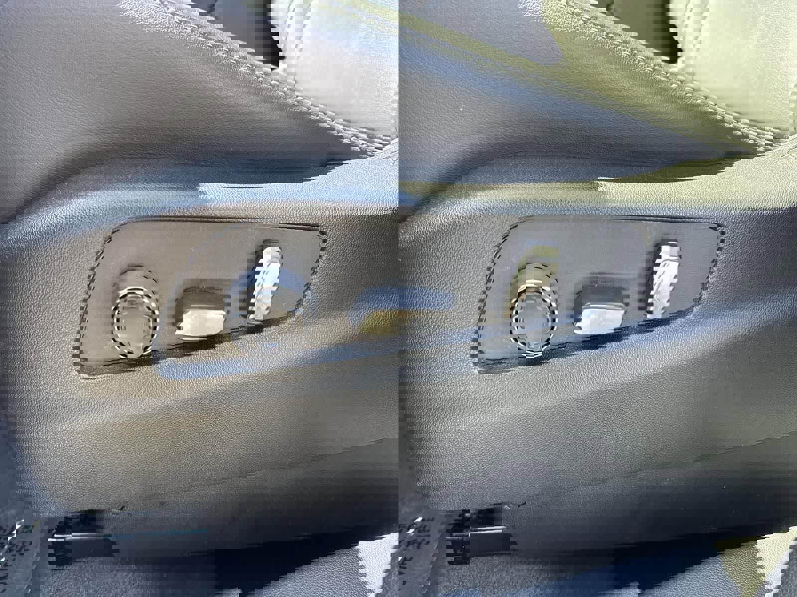 Used 2024 Cadillac XT4 Premium Luxury image 22