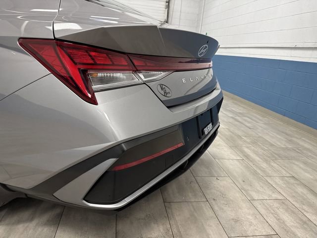 Used 2024 Hyundai Elantra Limited image 33