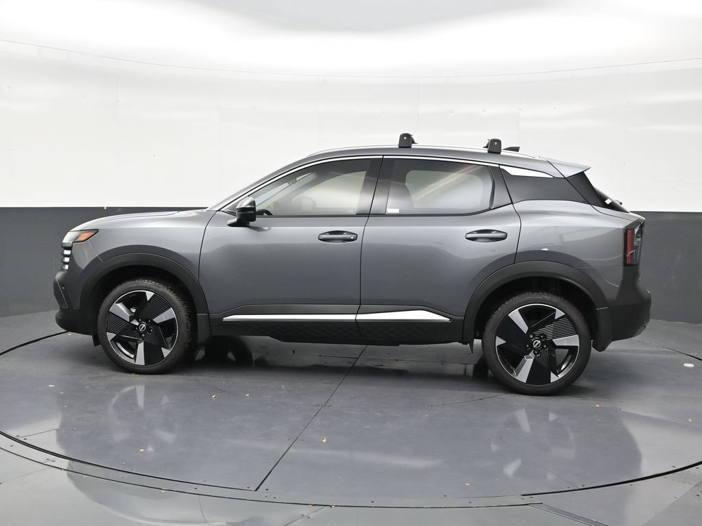 Used 2026 Nissan Kicks SR FWD image 2