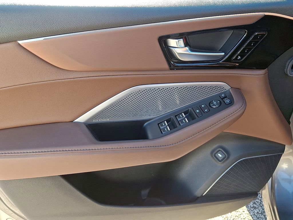 Used 2024 Acura MDX Technology image 16