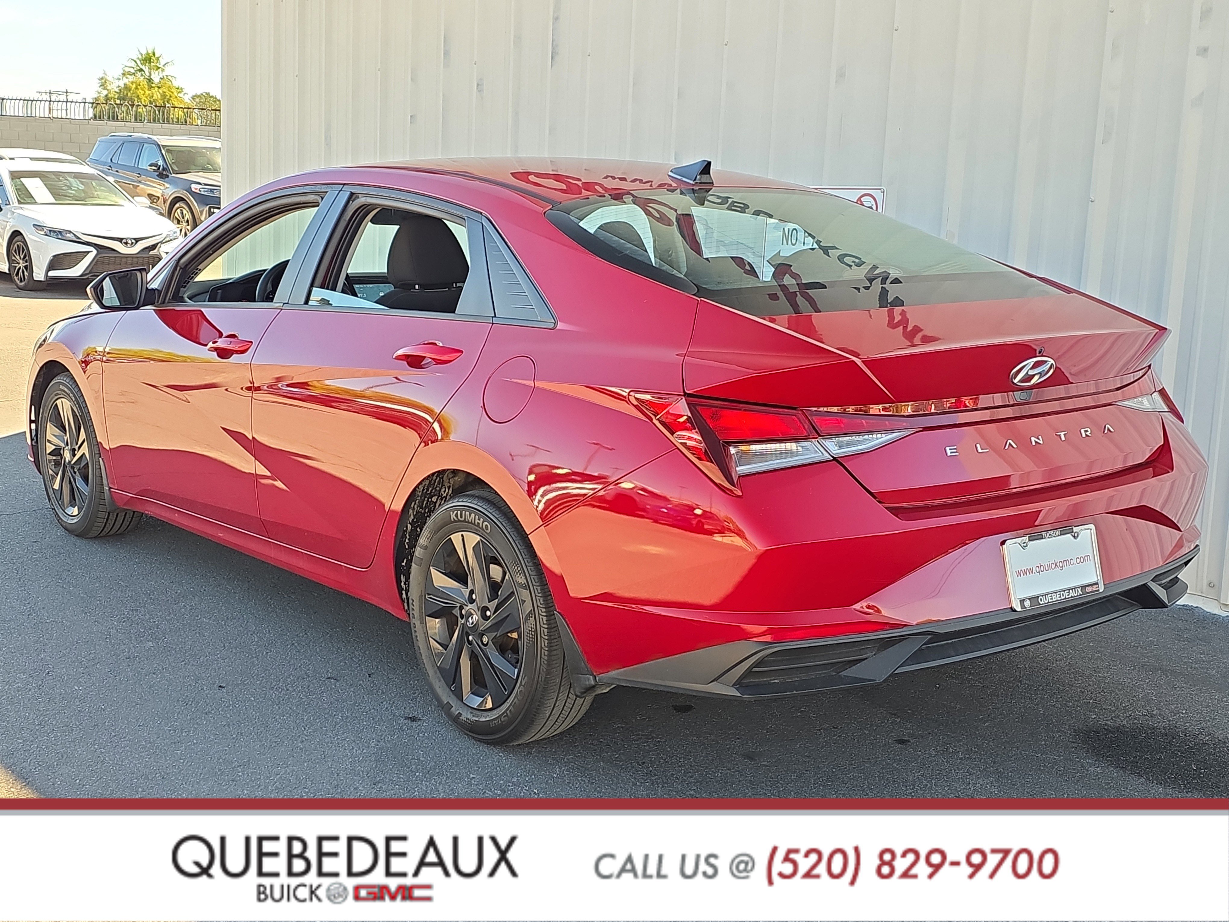 Used 2023 Hyundai Elantra SEL w/ Preferred Accessory Package FWD image 5
