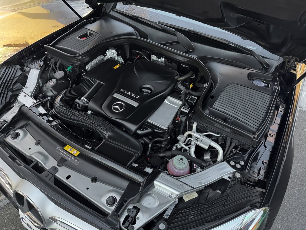 Used 2019 Mercedes-Benz GLC 350e 4MATIC image 32