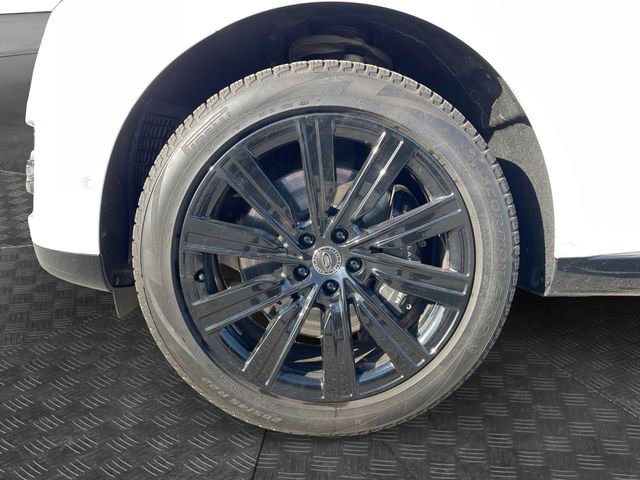 Used 2023 Land Rover Range Rover SE image 14