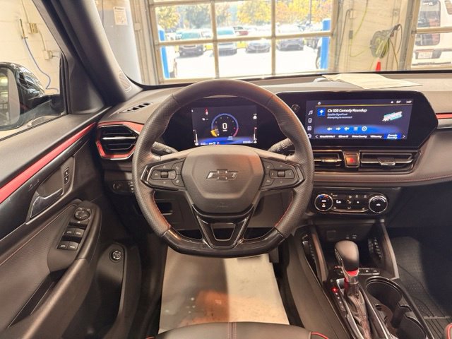 Used 2025 Chevrolet TrailBlazer RS w/ Convenience Package AWD/4WD image 20