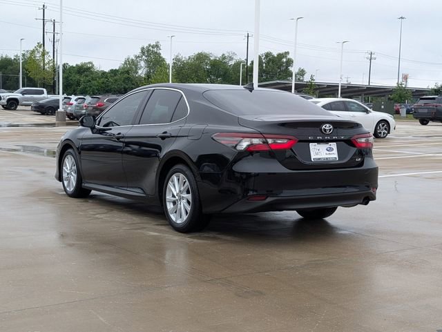 Used 2024 Toyota Camry LE FWD image 4