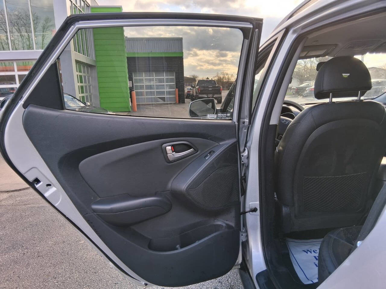 Used 2011 Hyundai Tucson GLS image 14