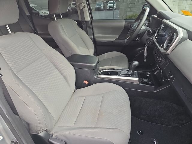 Used 2022 Toyota Tacoma SR5 w/ Technology Package image 10