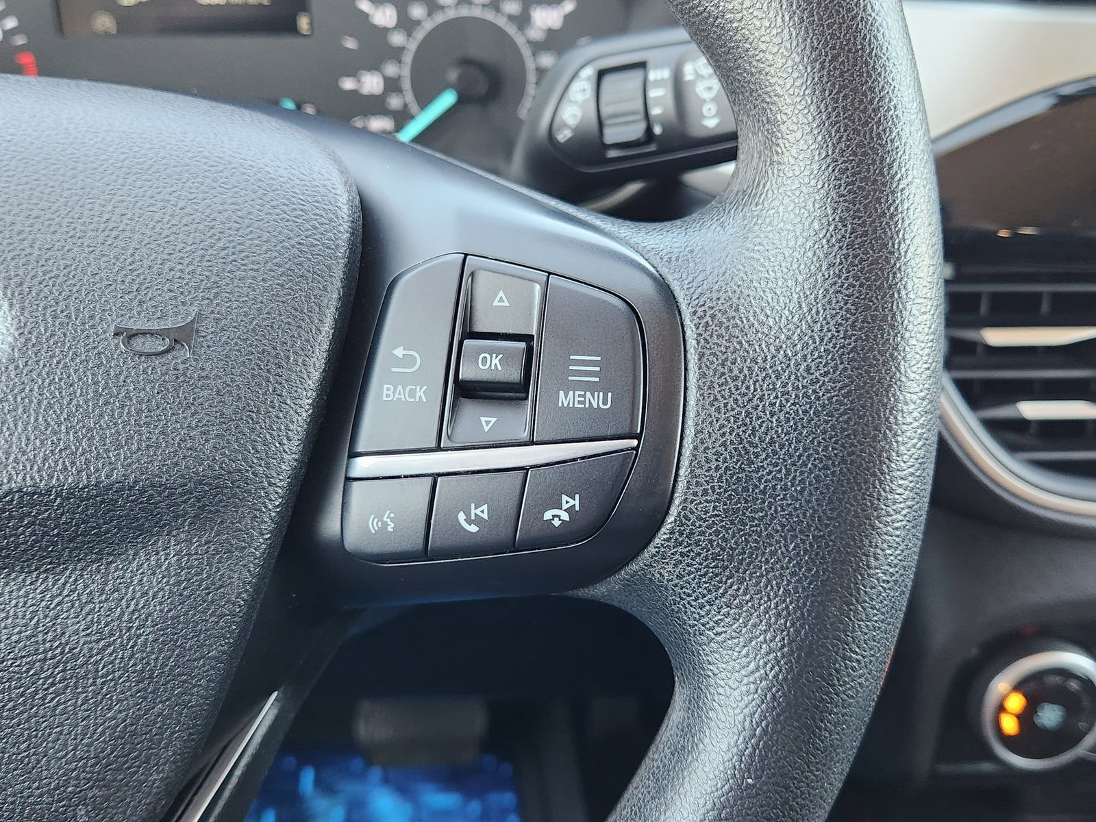 Used 2022 Ford Escape SE image 33