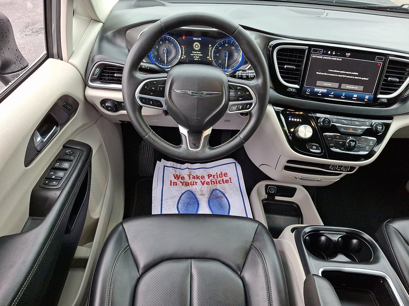 Used 2023 Chrysler Pacifica Touring-L image 13