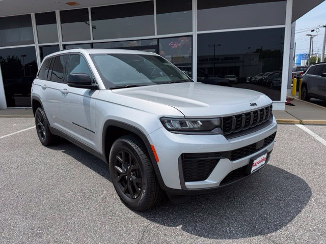 New 2026 Jeep Grand Cherokee Altitude AWD/4WD image 2