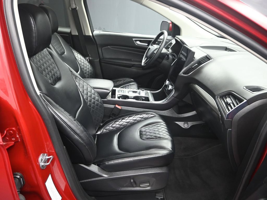 Used 2024 Ford Edge Titanium image 37