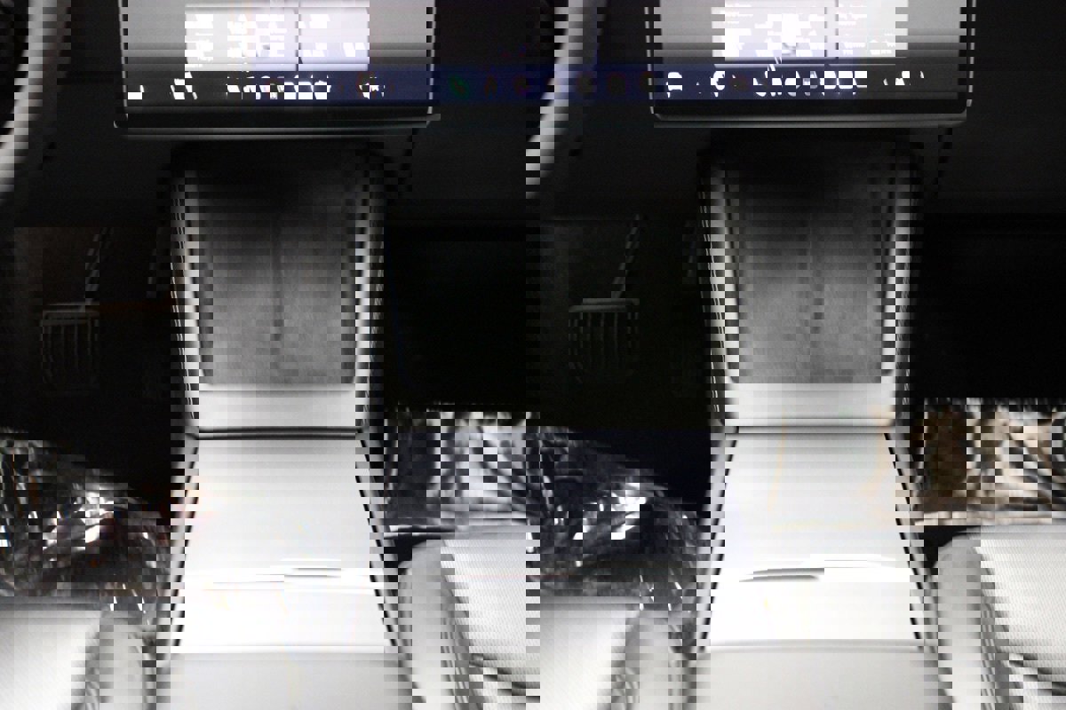 Used 2025 Tesla Model 3 Long Range image 40