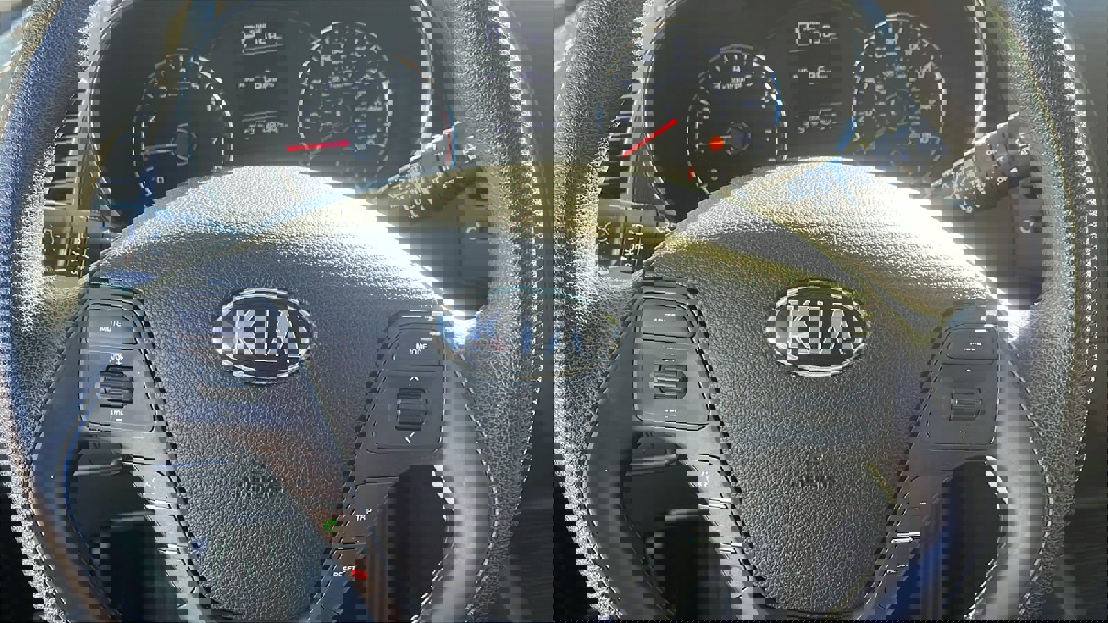 Used 2017 Kia Forte LX image 11