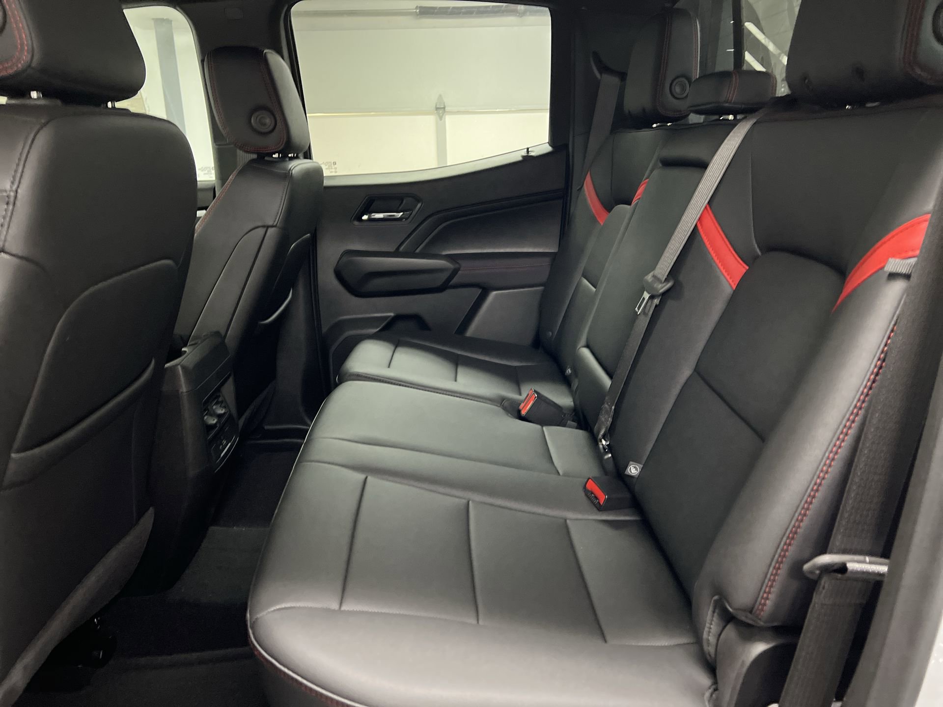 New 2025 Chevrolet Colorado Z71 w/ Midnight Edition image 60