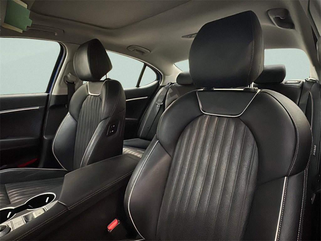 Used 2021 Genesis G70 2.0T w/ Elite Package image 6