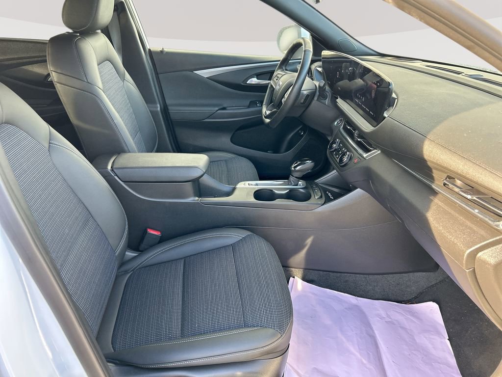 Used 2025 Buick Envista Preferred w/ Convenience I Package FWD image 28
