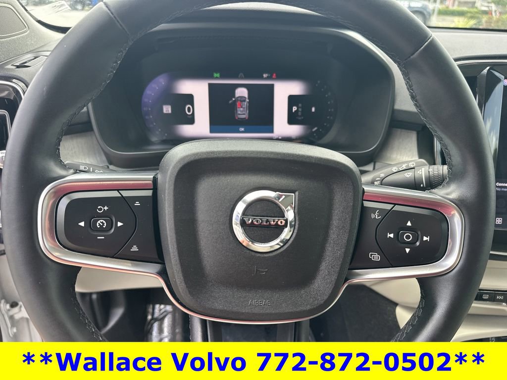 Used 2023 Volvo XC40 B5 Plus w/ Protection Package Premier AWD/4WD image 18