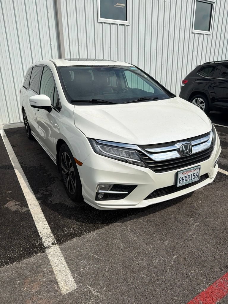 Used 2019 Honda Odyssey Elite image 2