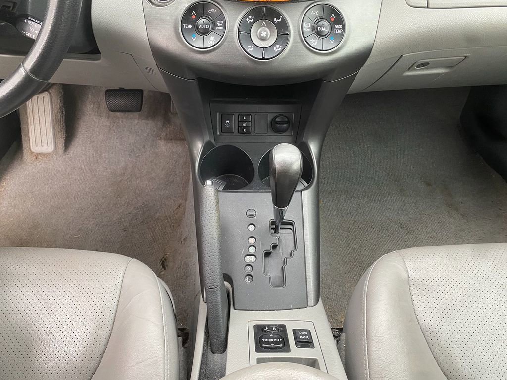 Used 2012 Toyota RAV4 Limited image 21